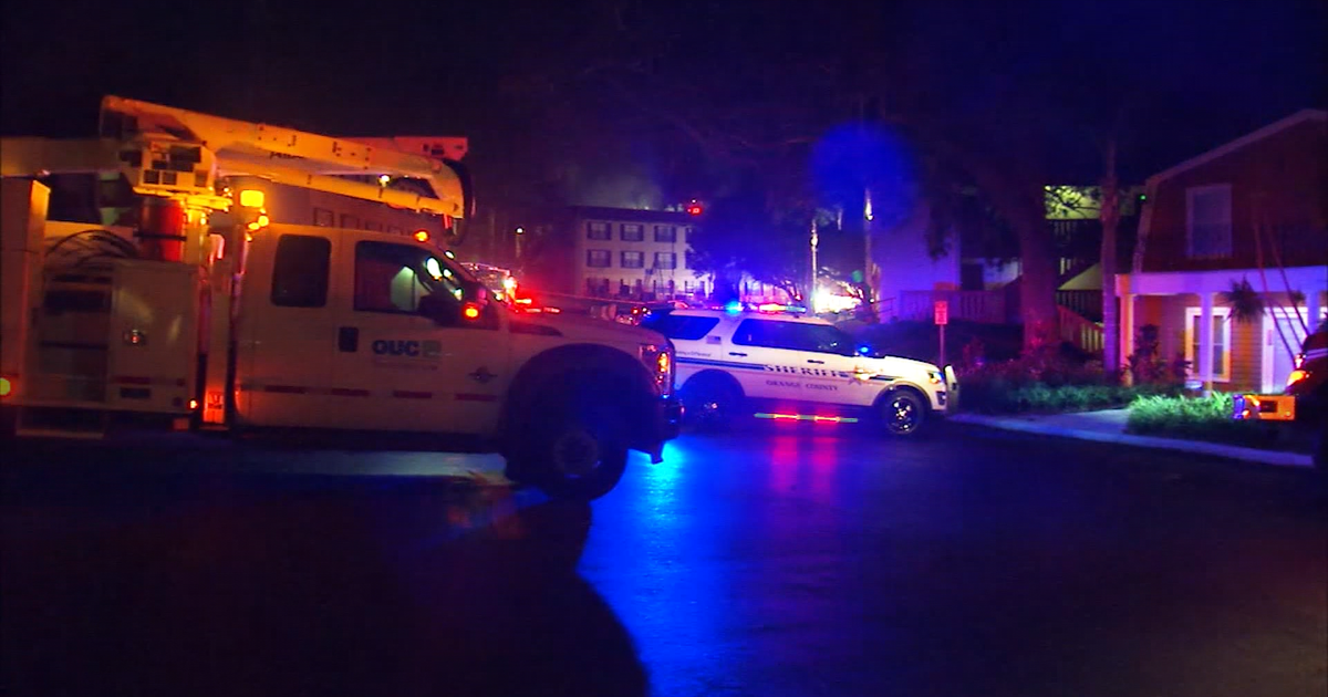 Woman trapped in apartment escapes fire | FOX 35 Orlando