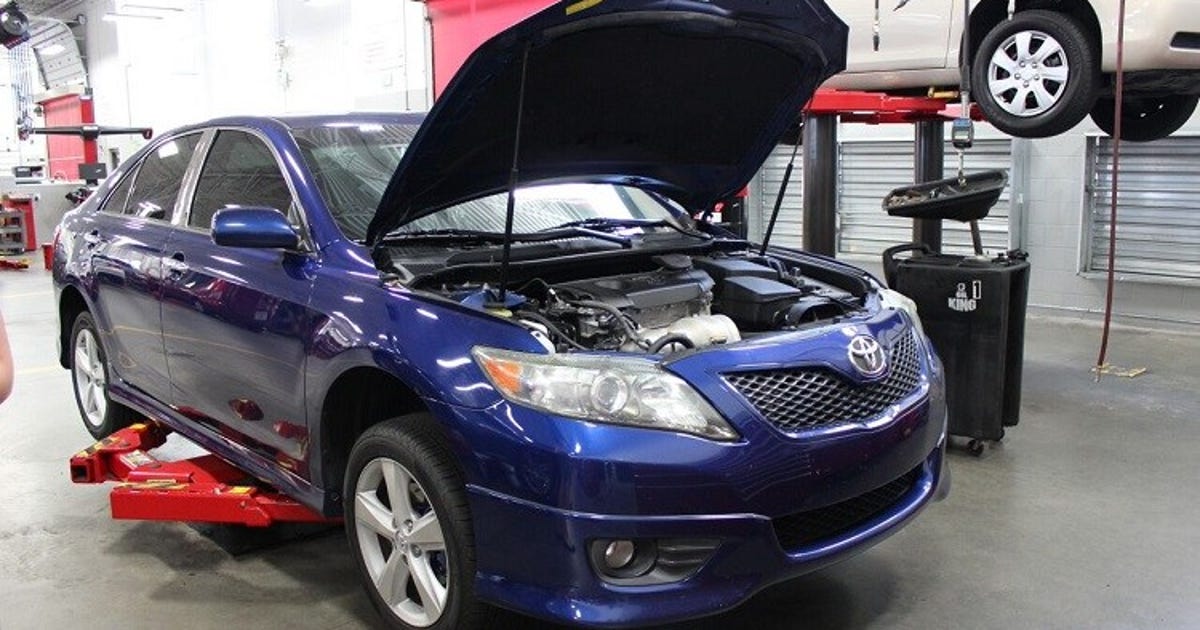 Local mechanics vs a car dealership's service center | FOX 35 Orlando