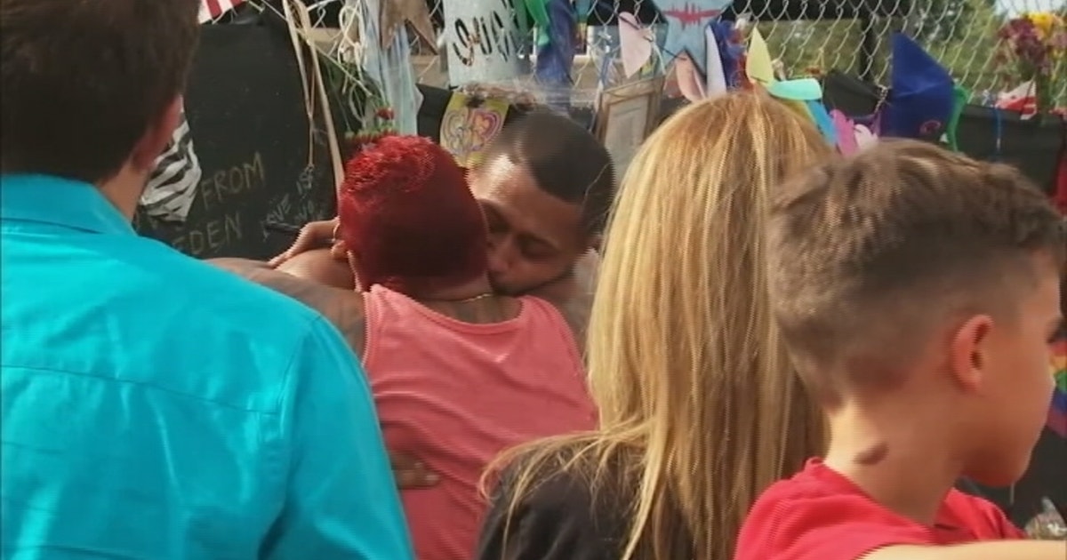 Mourners gather at Pulse on anniversary of shooting | FOX 35 Orlando