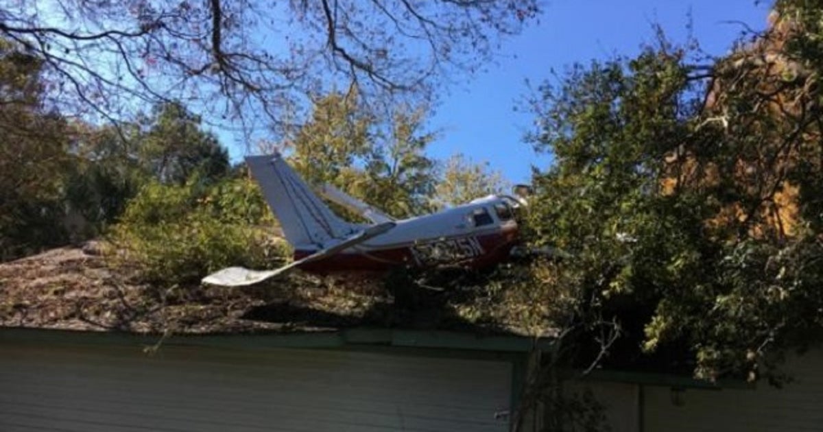 Small Plane Crash Lands onto Roof of Home | FOX 35 Orlando