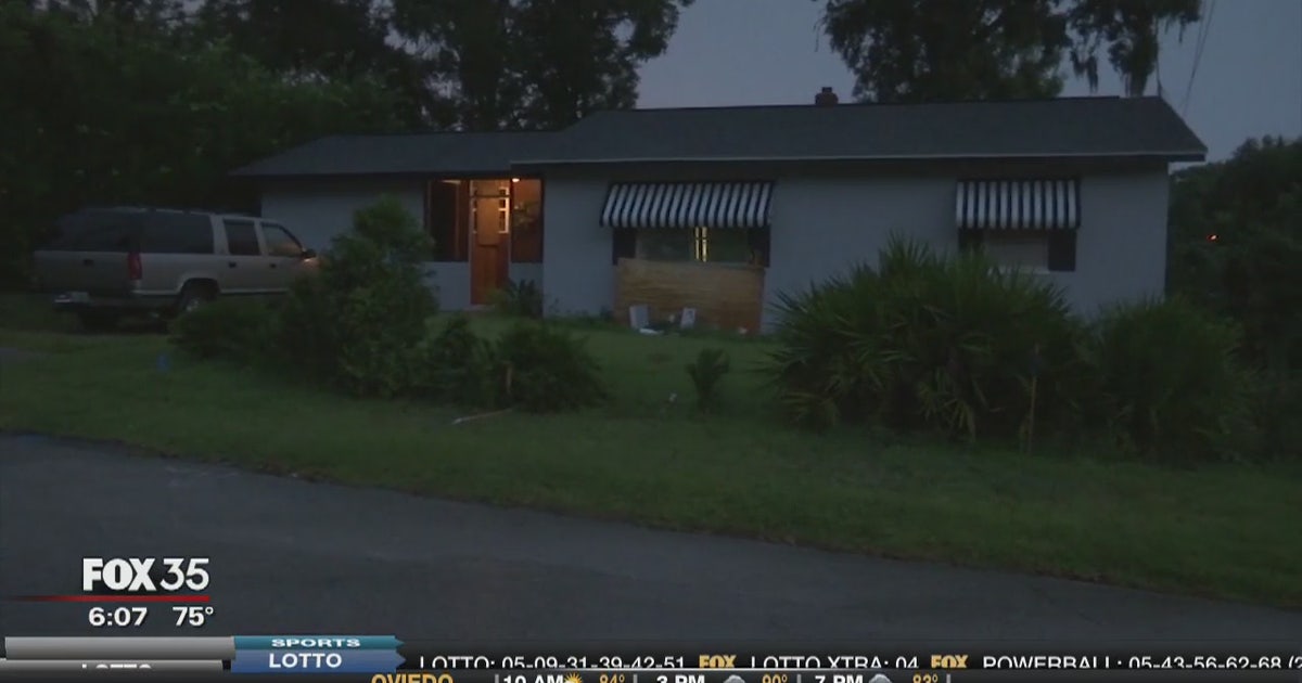 Car crashes into DeLand home | FOX 35 Orlando