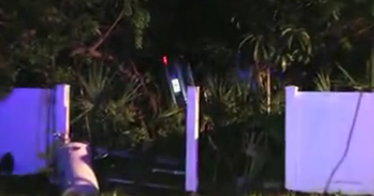 Fence and power line knocked down in Brevard County crash | FOX 35 Orlando