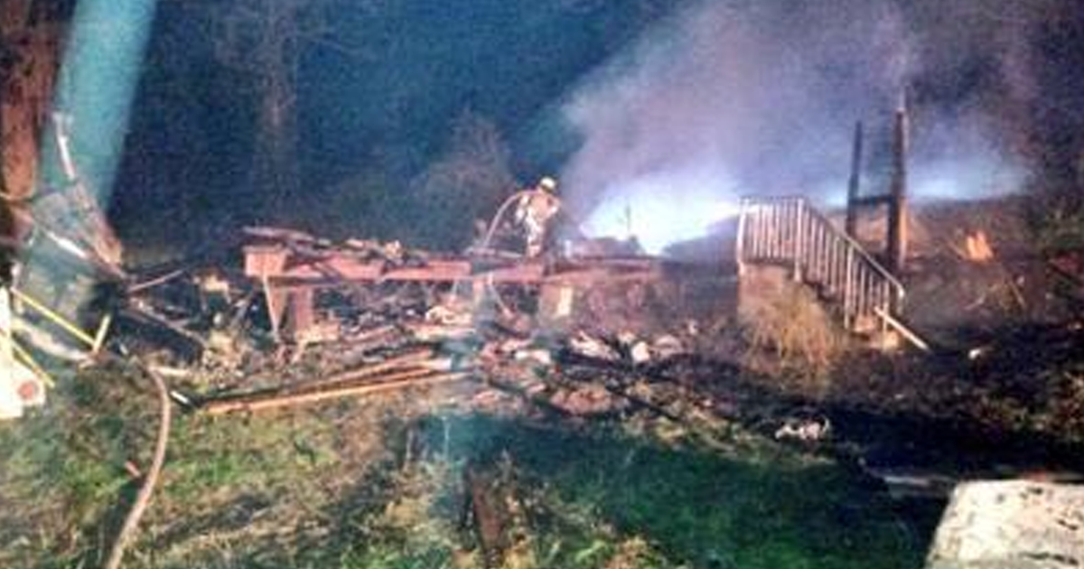 Mobile home destroyed in fire, investigation launched | FOX 35 Orlando