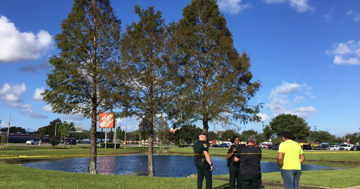 One dead after car crashes into pond | FOX 35 Orlando