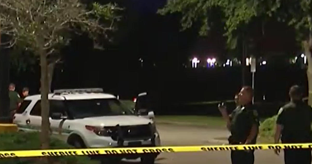 One dead, gunman on the run after shooting in Orlando | FOX 35 Orlando