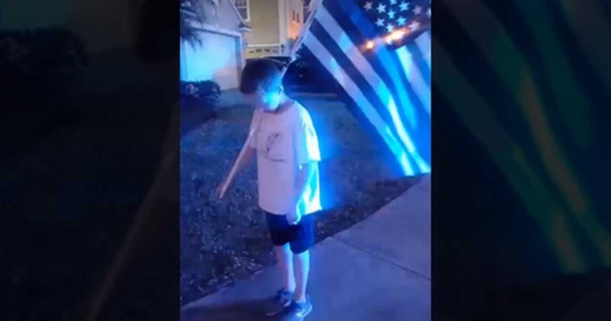 Florida boy runs with flag in honor of fallen deputy | FOX 35 Orlando
