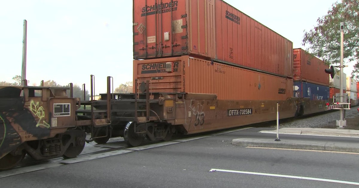 Lakeland man sleeping on tracks killed by train | FOX 35 Orlando