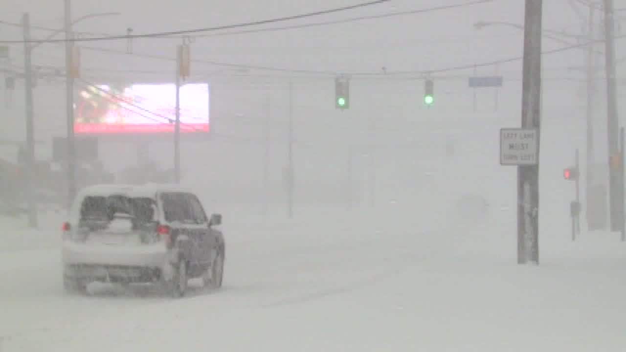 Erie, Pennsylvania gets record 34 inches of snow in 24 hours
