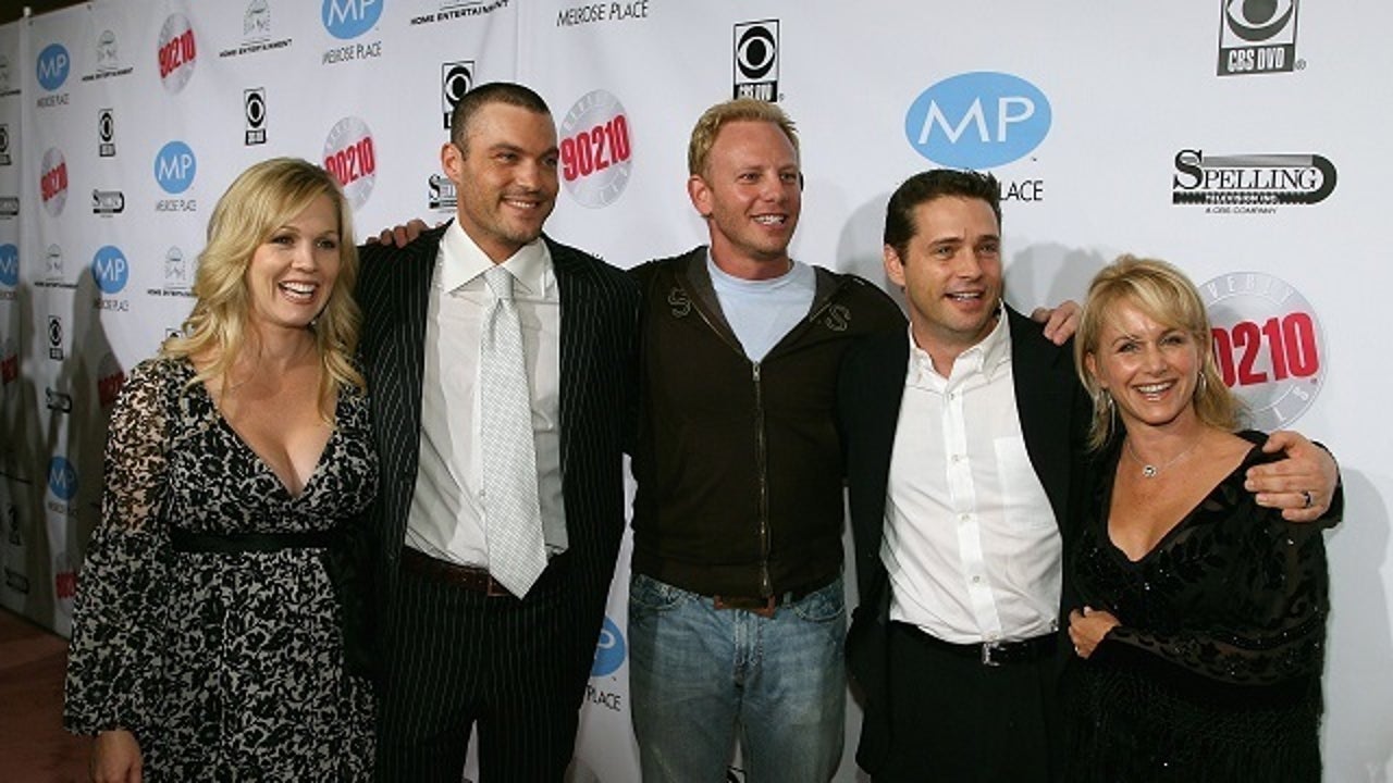 90210' cast returns to FOX in six-episode series