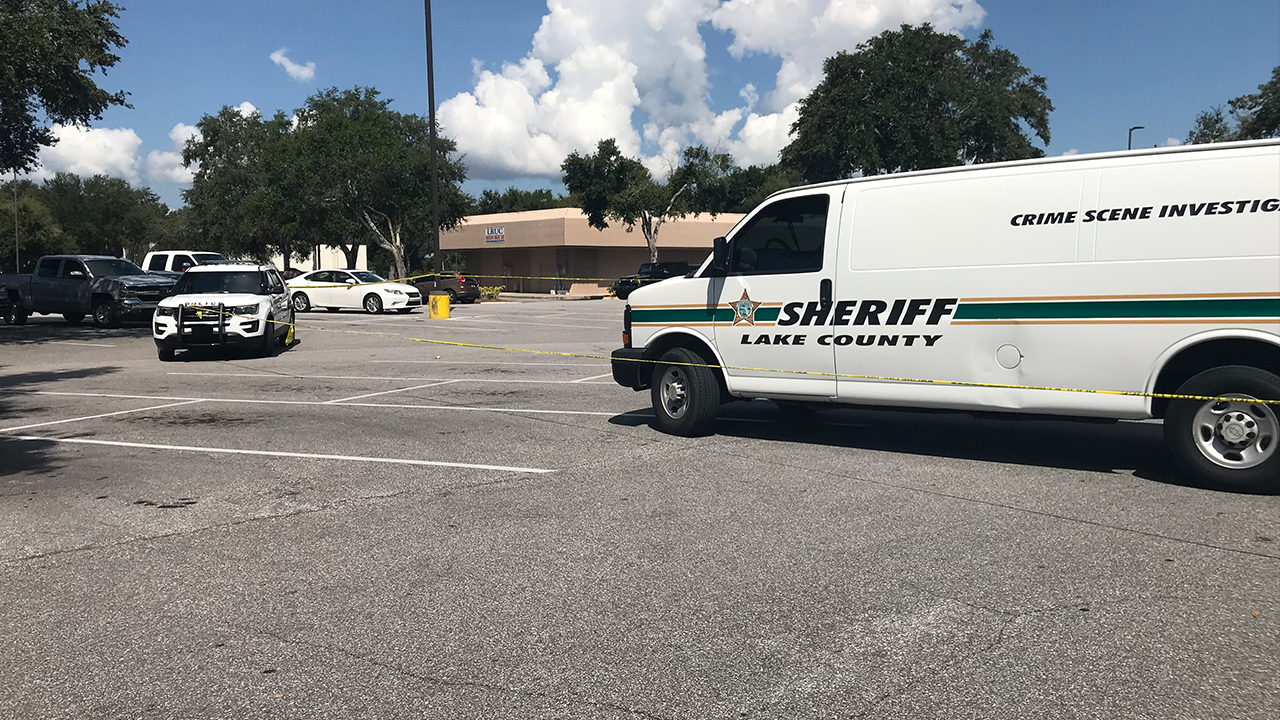 Mount Dora police find body inside a car