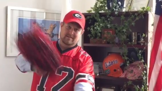 Florida mayor dons Georgia Bulldogs gear after losing water bet