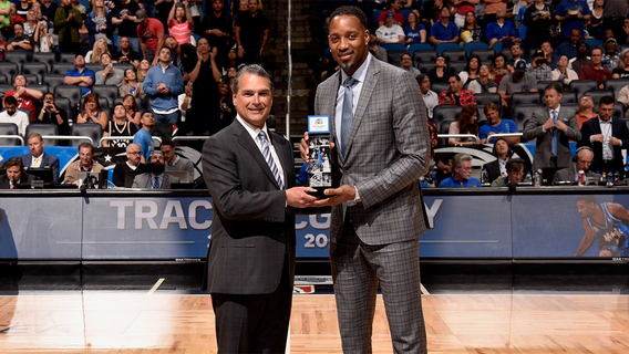 Tracy McGrady enshrined in Magic Hall of Fame