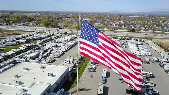 Camping World CEO Marcus Lemonis settles dispute over giant US flag