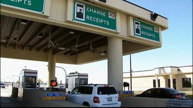 Cash collection at toll booths suspended, drivers will be tolled by license plate, expressway authority says