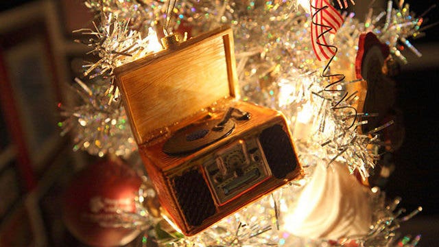 The top 20 office holiday songs, according to LinkedIn and Spotify