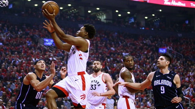 Leonard scores 37, Lowry has 22 as Raptors rout Magic 111-82