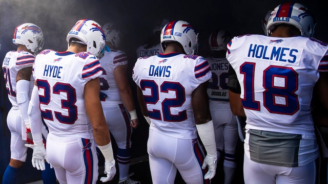 Buffalo Bills' Vontae Davis retires at halftime of game