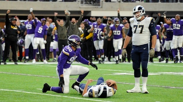 Goff has 465 yards, 5 TDs, propels Rams past Vikings, 38-31