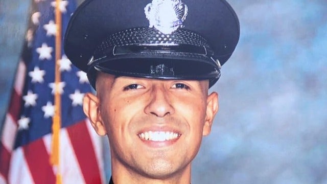 Off-duty Los Angeles police officer killed; gunman sought