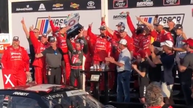 Michael Annett wins Xfinity Series opener at Daytona