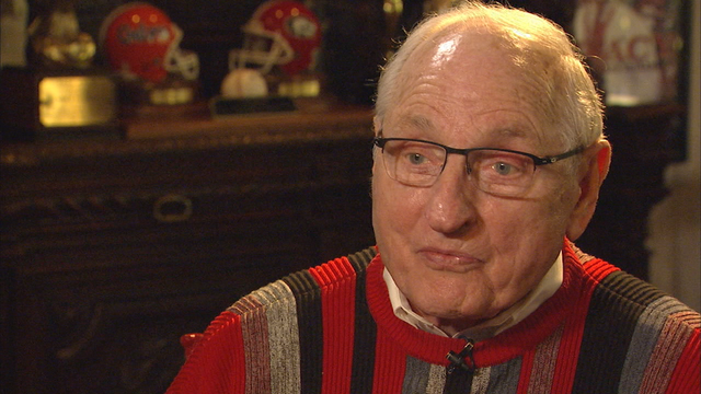 UGA naming football field for legendary coach Vince Dooley