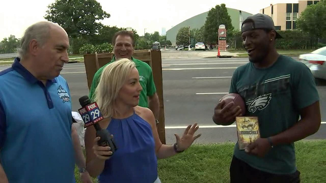 Eagles hopeful gets tryout with Philadelphia Soul, meets Vince Papale