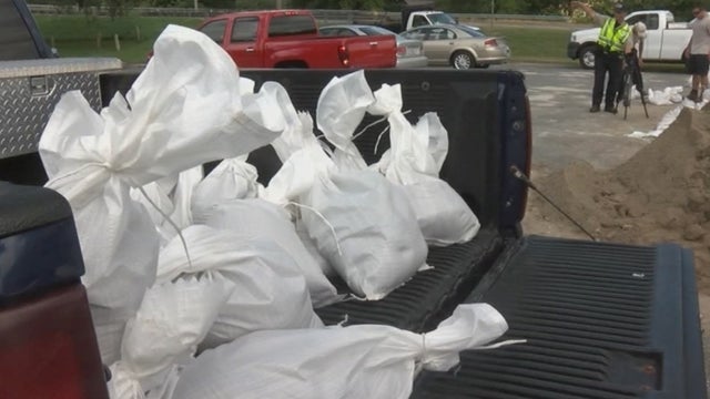 Seminole County distributing sandbags ahead of potential tropical weather