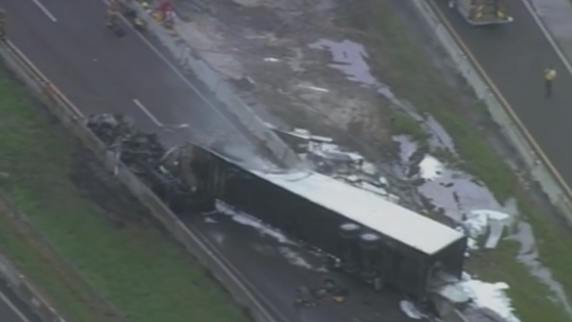 Semi bursts into flames, shutting down EB lanes of the eastbound S.R. 528