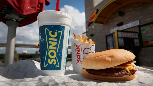 Police: New Mexico woman orders food, tells server 'this one's on God' before fleeing