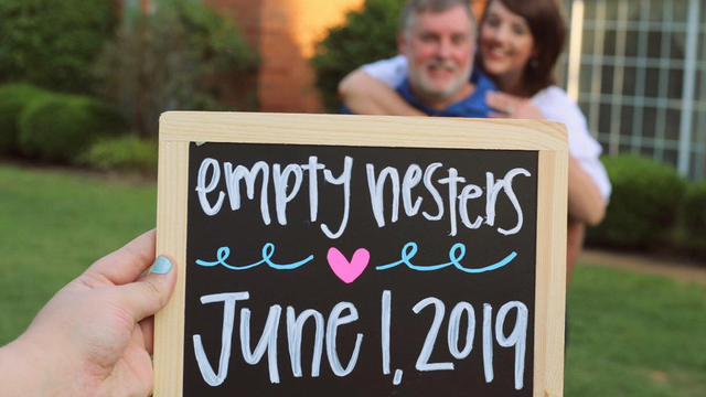 Mississippi couple celebrates departure of youngest child with 'empty-nest' photo shoot