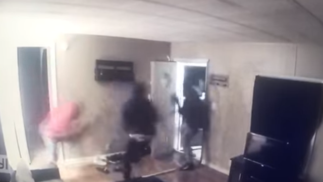 VIDEO: Kentucky homeowner shoots at would-be robbers