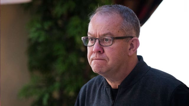 Michigan State athletic director Mark Hollis announces retirement