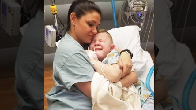 Nurse comforts 5-year-old patient after he wakes up from surgery in viral photo