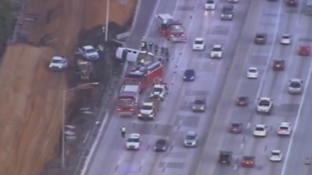 Overturned pick-up truck causes backup on westbound I-4 near Par Street
