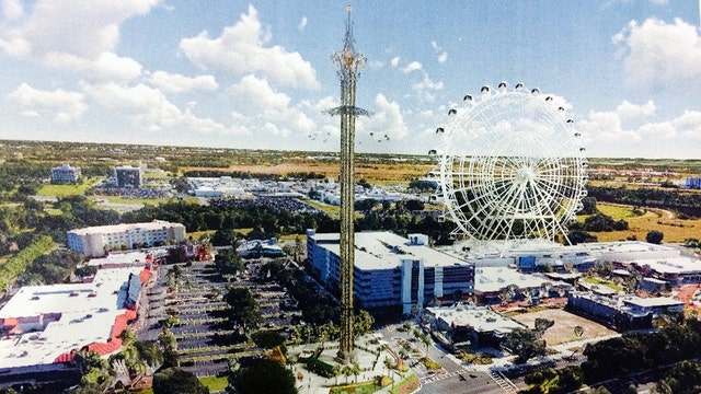 'StarFlyer' spinning swing tower nearing completion