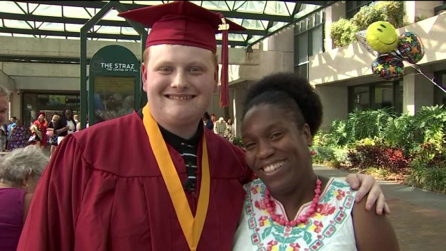 9 years later, elementary school teacher keeps promise to attend graduation