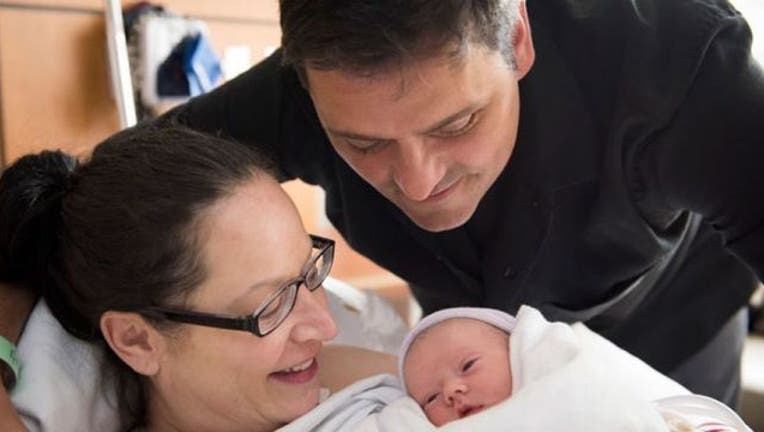 d1c8449c-hospital-wedding-baby-404023