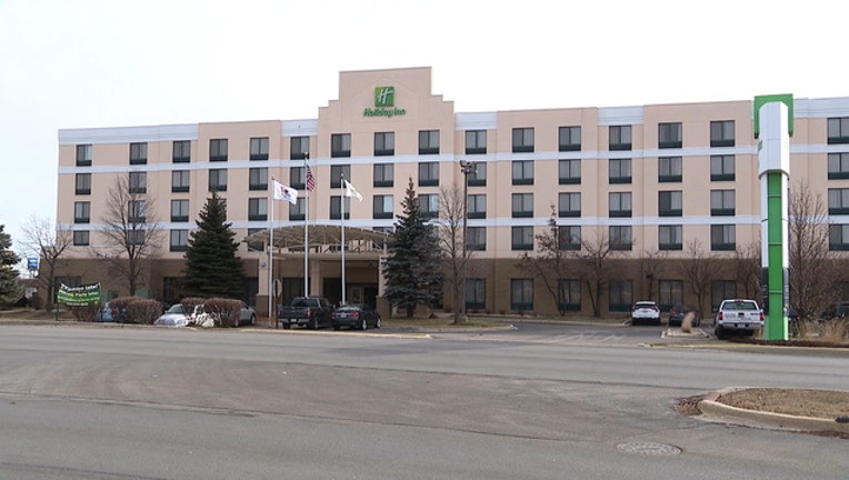 fc78ddbe-Child nearly drowns at Holiday Inn in Bolingbrook-404023