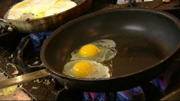 a30d7e0c-EGGS IN PAN