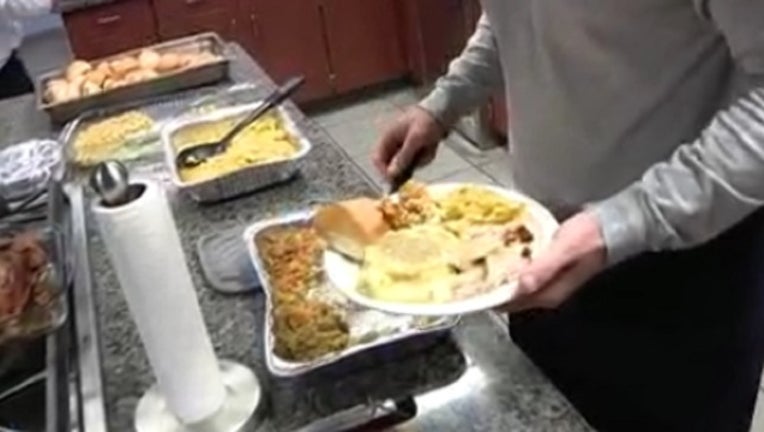 43a6467d-FIRST RESPONDERS CELEBRATE THANKSGIVING_1542931718934.jpg.jpg