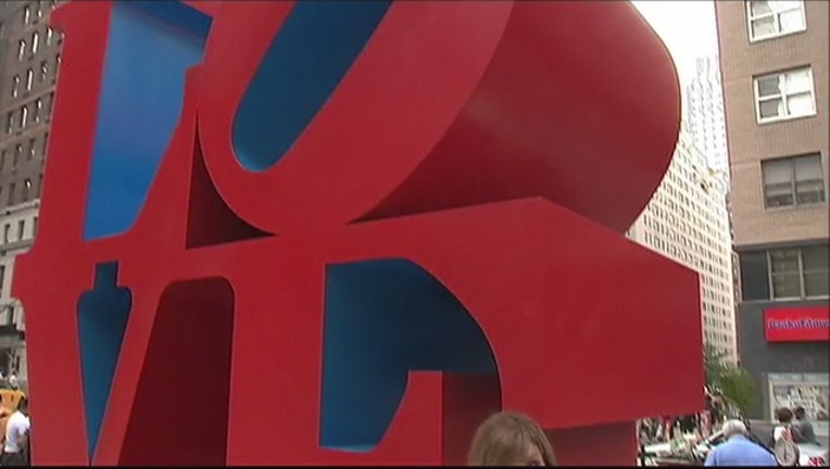 267d6bfe-Finding Love sculpture-402970