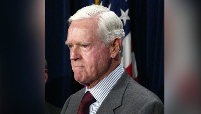 f0494112-GETTY Fritz Hollings 040619-401720