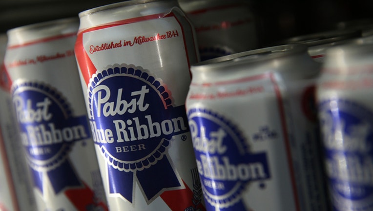 f7180602-GETTY-pbr-pabst-blue-ribbon_1529505828902-404023.jpg