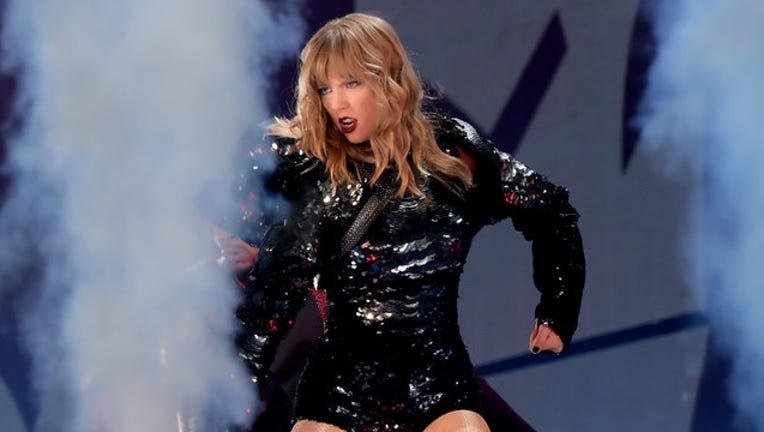 5e7a1a5a-GETTY-taylor-swift_1539094677018-404023.jpg