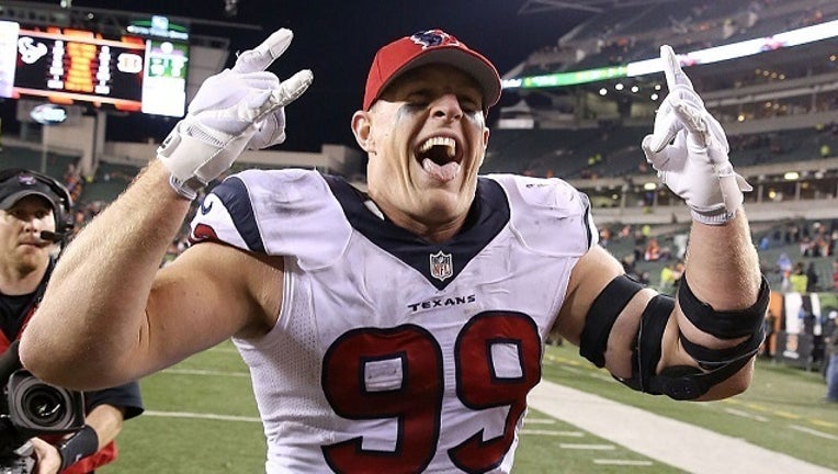 6e62f1e7-GETTY JJ WATT Celebration-401096