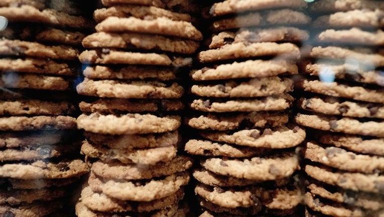 e1a8d00c-GETTY chocolate chip cookies chips ahoy thins_1529852597296.png.jpg