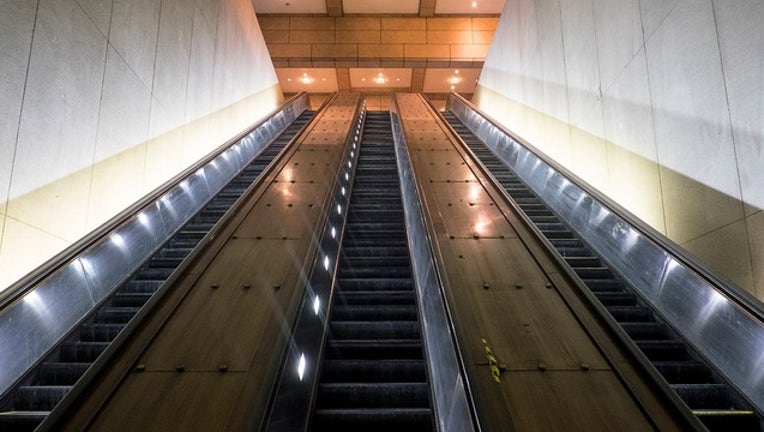 5dd78e25-GETTY_dc escalator metro_101218_1539343091942.png.jpg