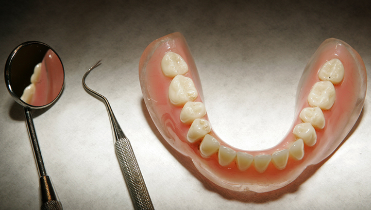 d8cc6ed7-GETTY_dentures_081319_1565690495497.png