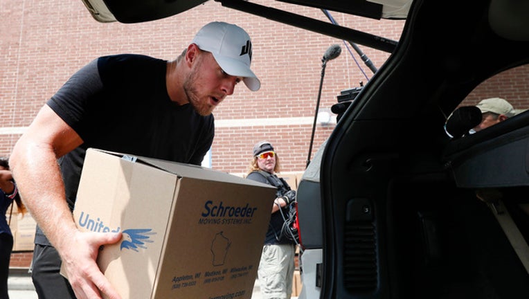 7409eb3f-GETTY842278176_1567088336457-408795