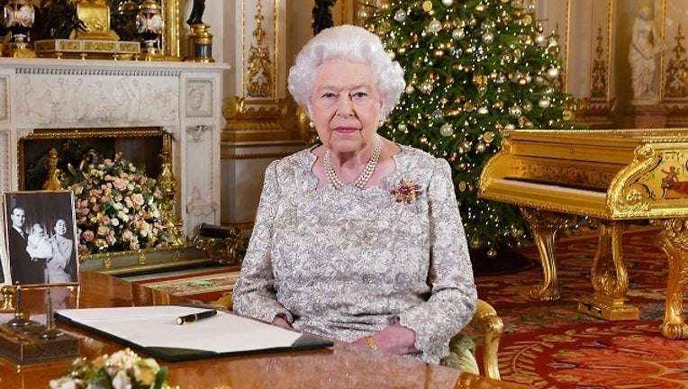 082bb286-GETTYIMAGES Queen Elizabeth II-401096.jpg